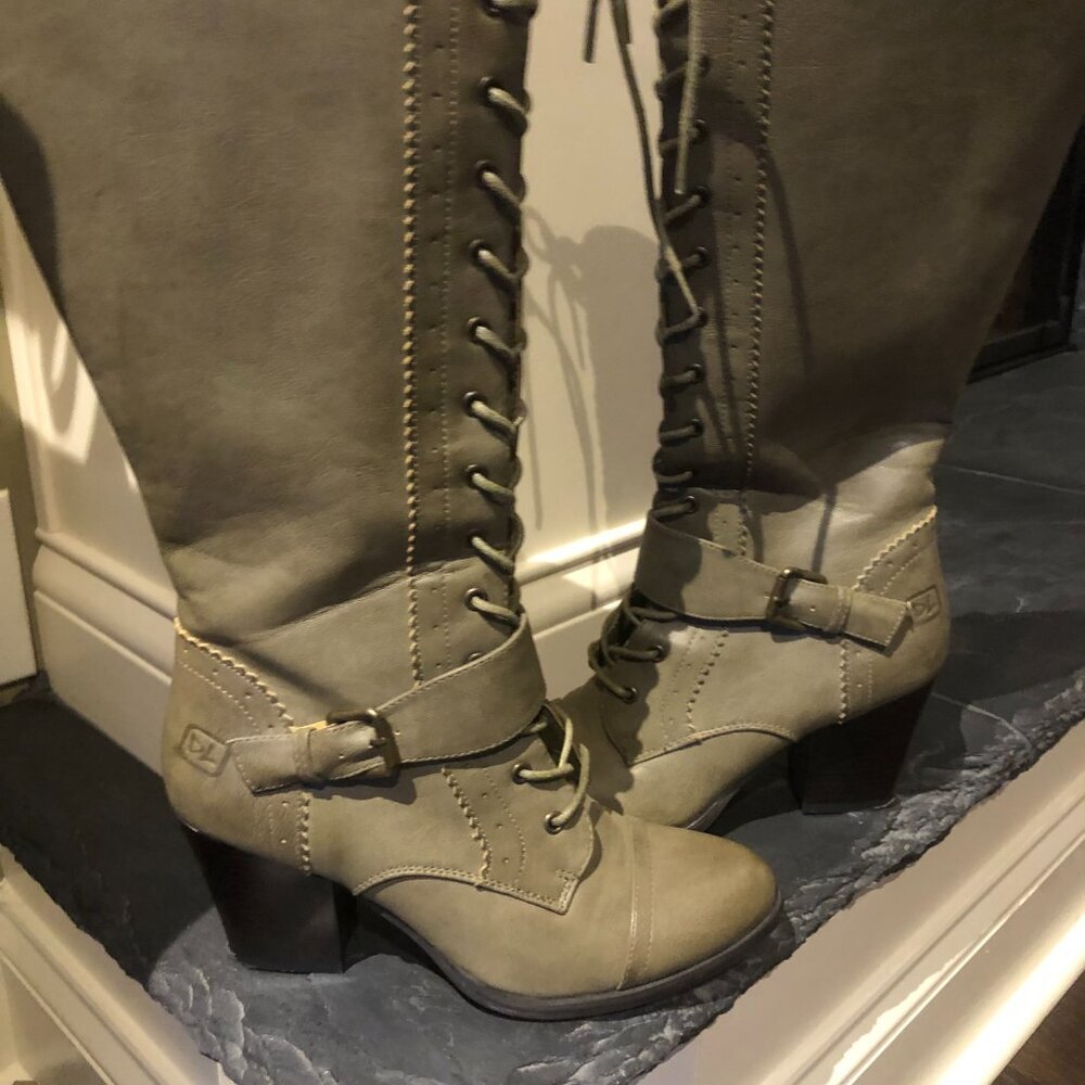 Dirty Laundry  Size 7.5, High Top,  Zip Up, Lace Up Tall Boots,  Faux Leather - Picture 6 of 10